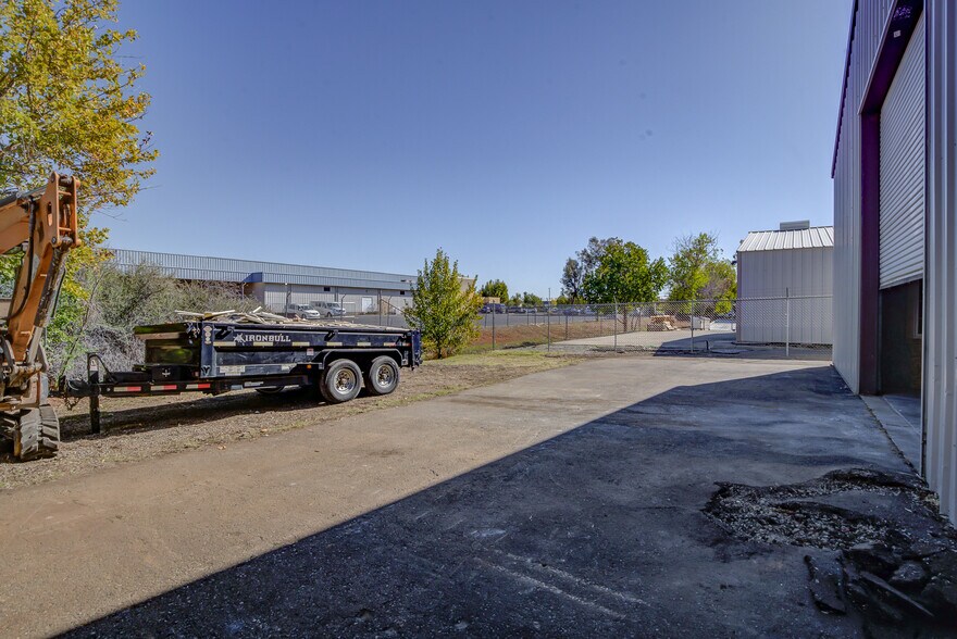 More Photos Of 1671 Zachi Way, Redding Industrial For Lease