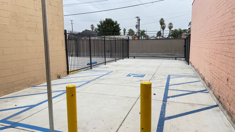 More Photos Of 1233-1235 N E St, San Bernardino Restaurant For Lease