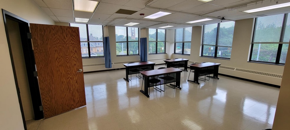 More Photos Of 1030 E Jefferson Blvd, South Bend Medical For Sale