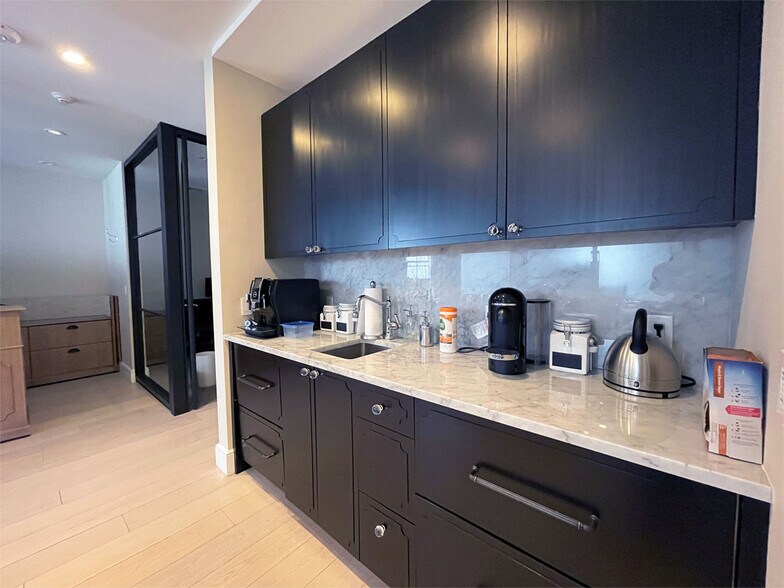 More Photos Of 81 Newbury St, Boston Office For Lease