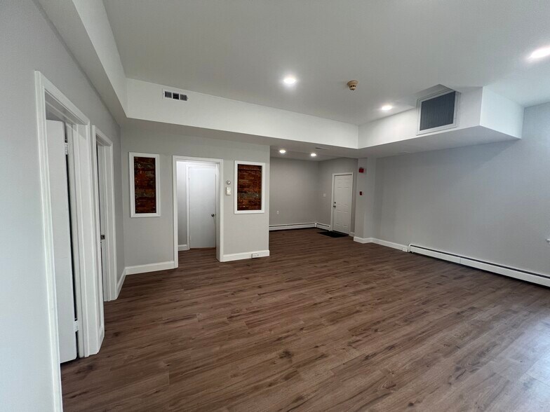 More Photos Of 26 S Church St, West Chester Office For Sale