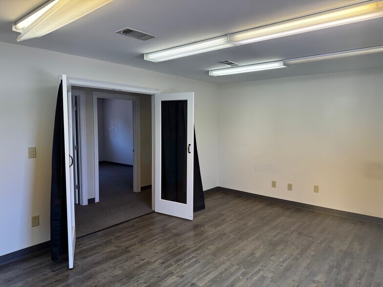 More Photos Of 951 Carl Vinson Pky, Centerville Office For Lease