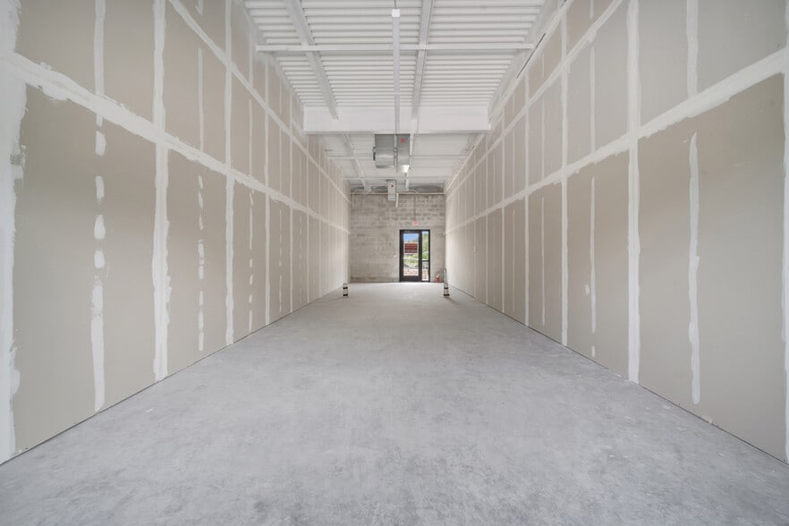 More Photos Of 3370 Rouse Rd, Orlando Storefront For Sale
