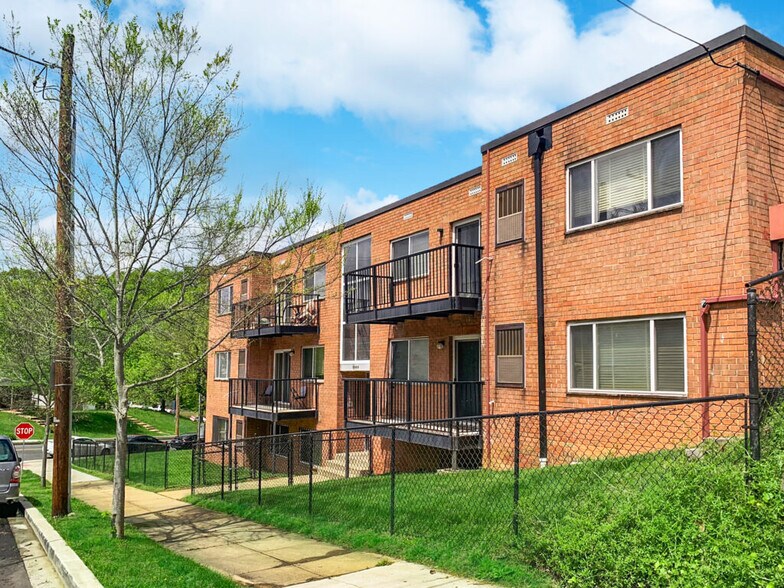 More Photos Of 4950-4952 Benning Rd SE, Washington Apartments For Sale