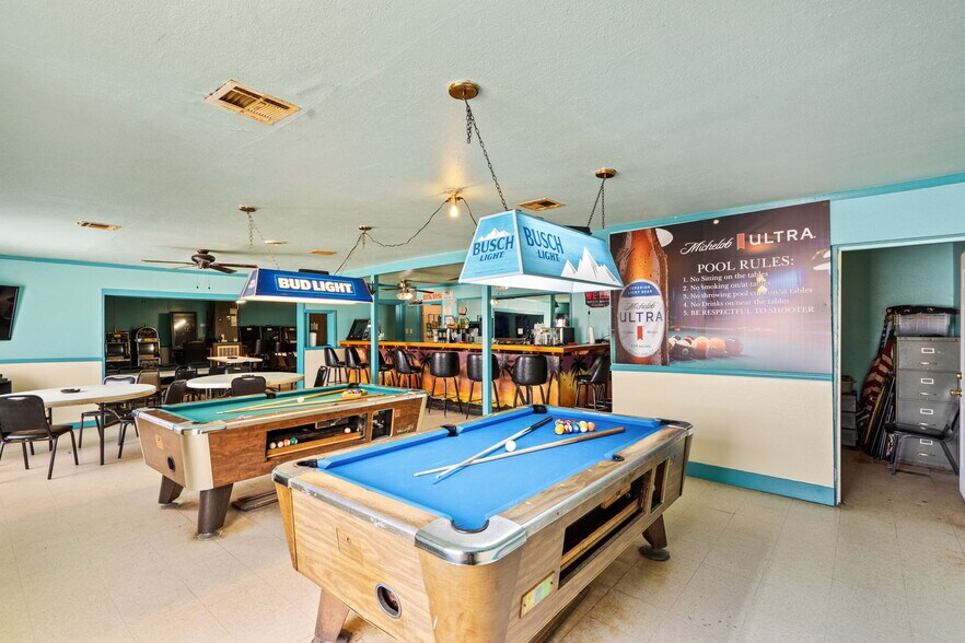 More Photos Of 12605 Highway 6, Santa Fe Bar For Sale