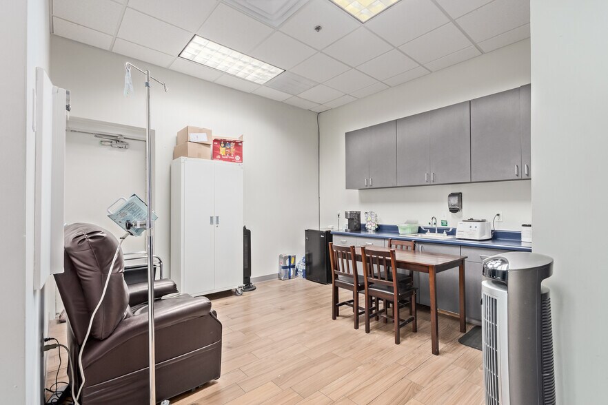 More Photos Of 1452 N Higley Rd, Gilbert Medical For Sale