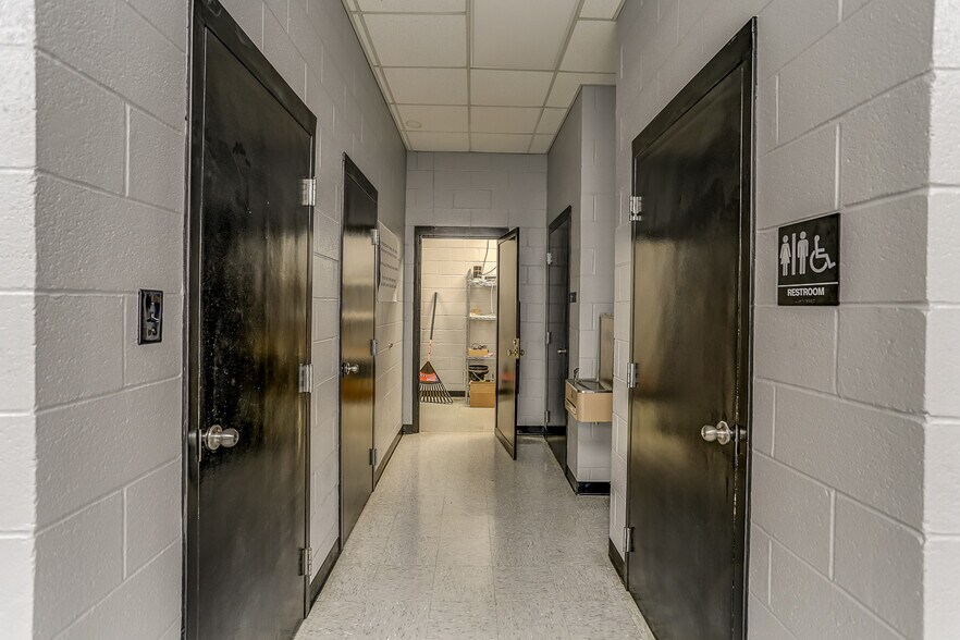 More Photos Of 6920 Winchester Rd, Memphis Freestanding For Sale