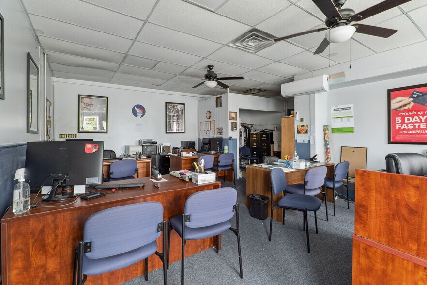 More Photos Of 462-470 2nd Ave, Troy Storefront Retail Residential For Sale