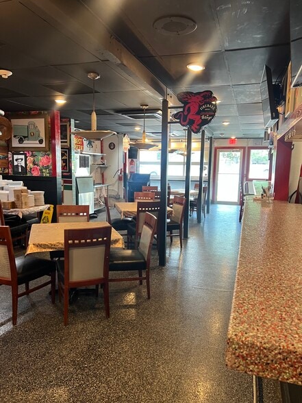 More Photos Of 5535 Calder Ave, Beaumont Restaurant For Lease