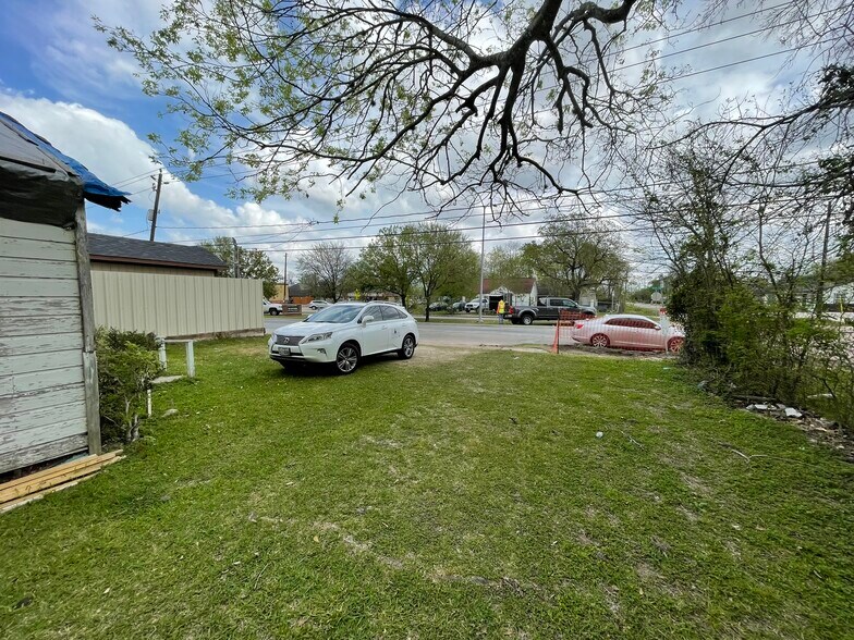 More Photos Of 8536 Scott St, Houston Religious Facility For Sale