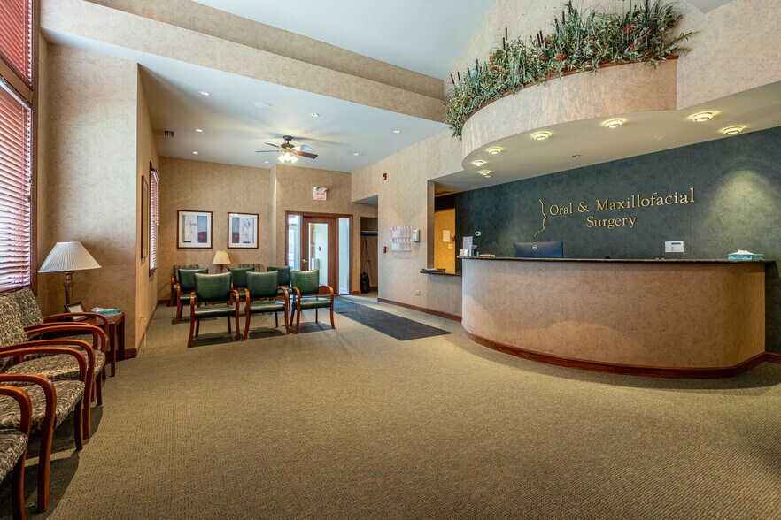 More Photos Of 1303 Macom Dr, Naperville Medical For Lease
