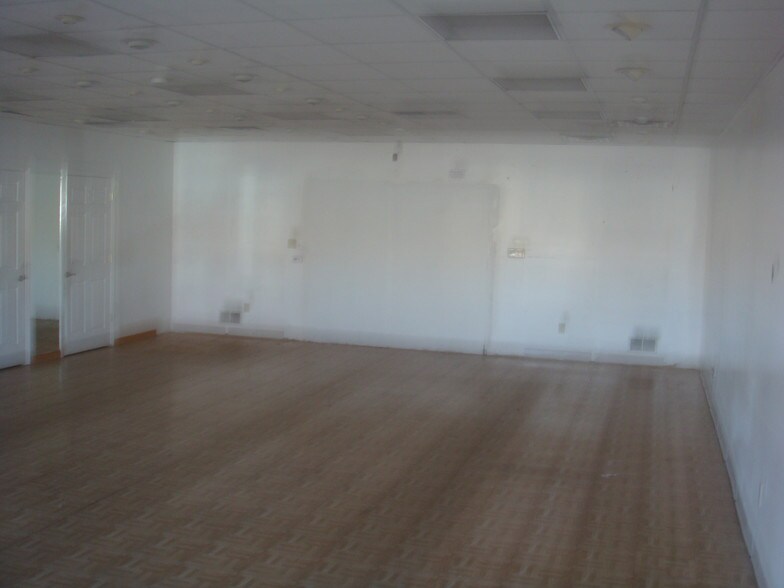 More Photos Of 1173-1175 Green St, Iselin Storefront Retail Office For Sale