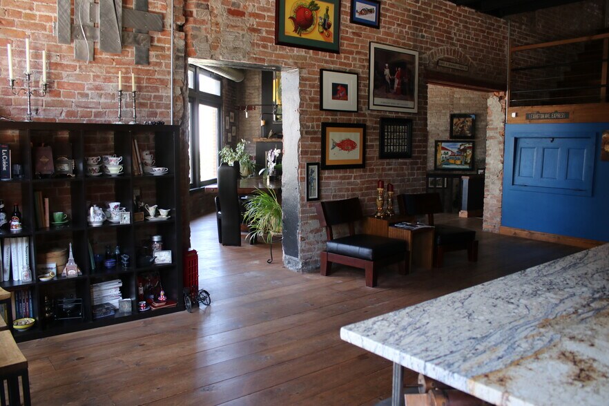 More Photos Of 537 Main St, Buffalo Storefront Retail Residential For Sale