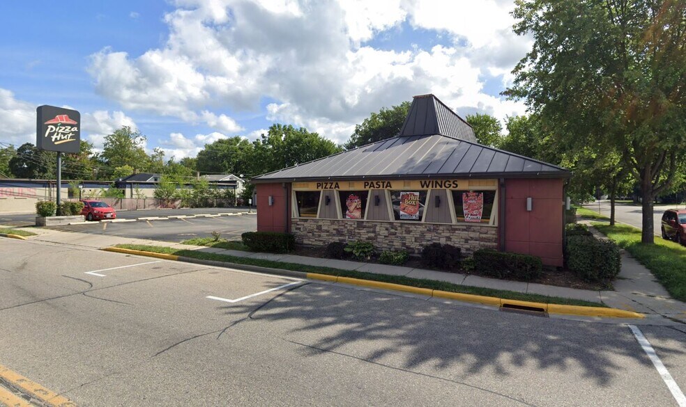More Photos Of 801 Williams St, Lake Geneva Restaurant For Sale