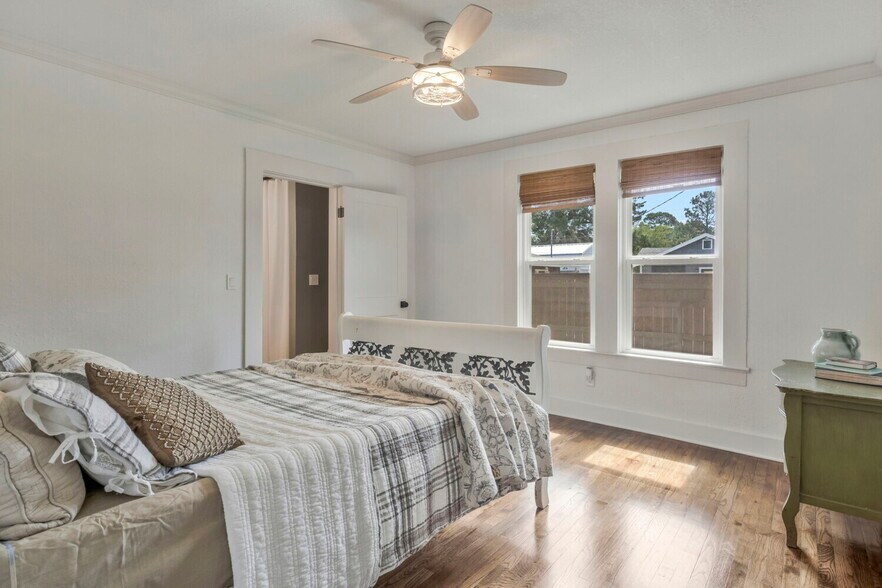 More Photos Of 6682 Ravine St, Milton Office Residential For Sale