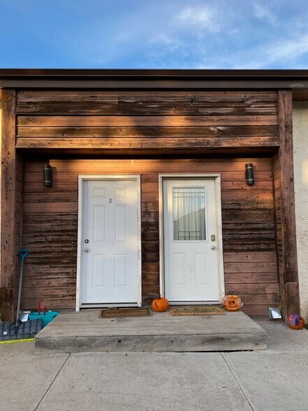 More Photos Of 4901 49 Av, Glendon Apartments For Sale