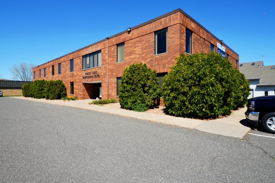 More Photos Of 1068 S Lake St, Forest Lake Medical For Lease