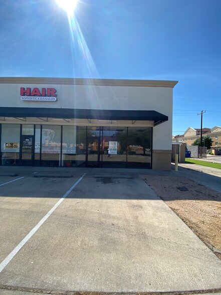 More Photos Of 109 S Hasler Blvd, Bastrop Freestanding For Lease