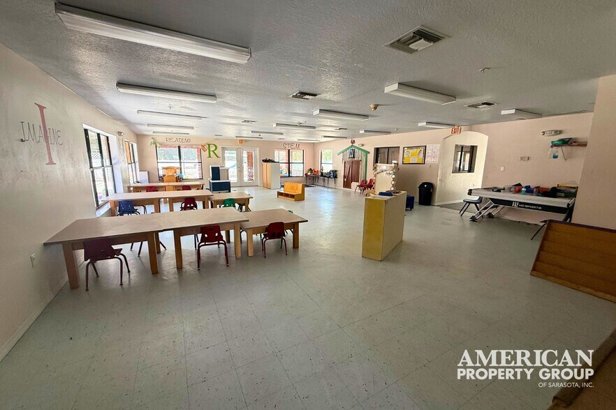 More Photos Of 2209 75th St W, Bradenton Religious Facility For Lease