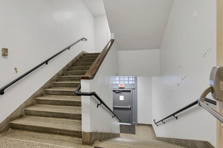 More Photos Of 300 E Auburn Ave, Springfield Office For Sale