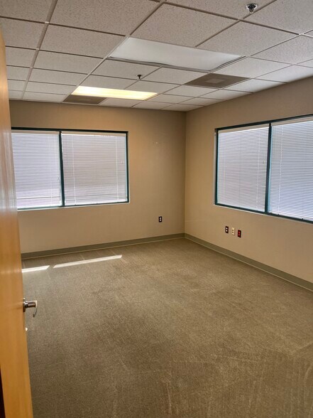 More Photos Of 307 W Winnie Ln, Carson City Office For Sale