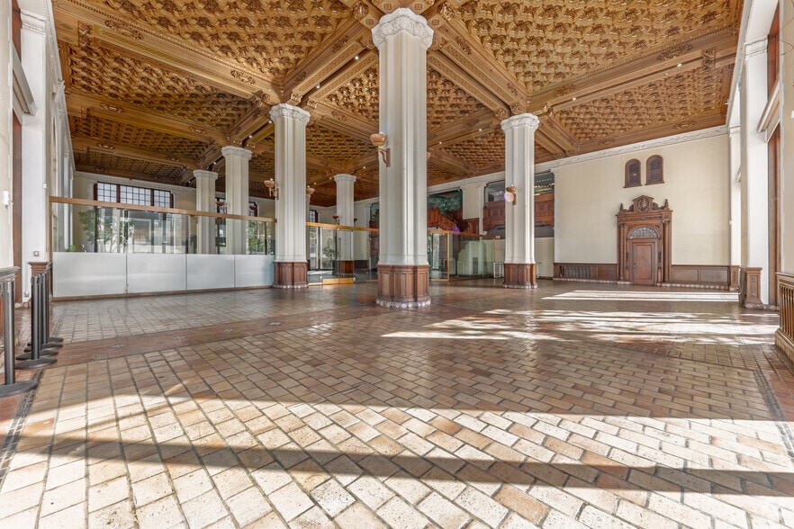 More Photos Of 1000 Van Ness Ave, San Francisco Apartments For Lease