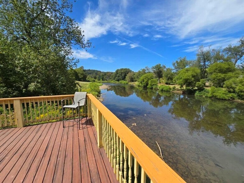 More Photos Of 604 Oak Ridge Rd, Oak Ridge Hotel For Sale