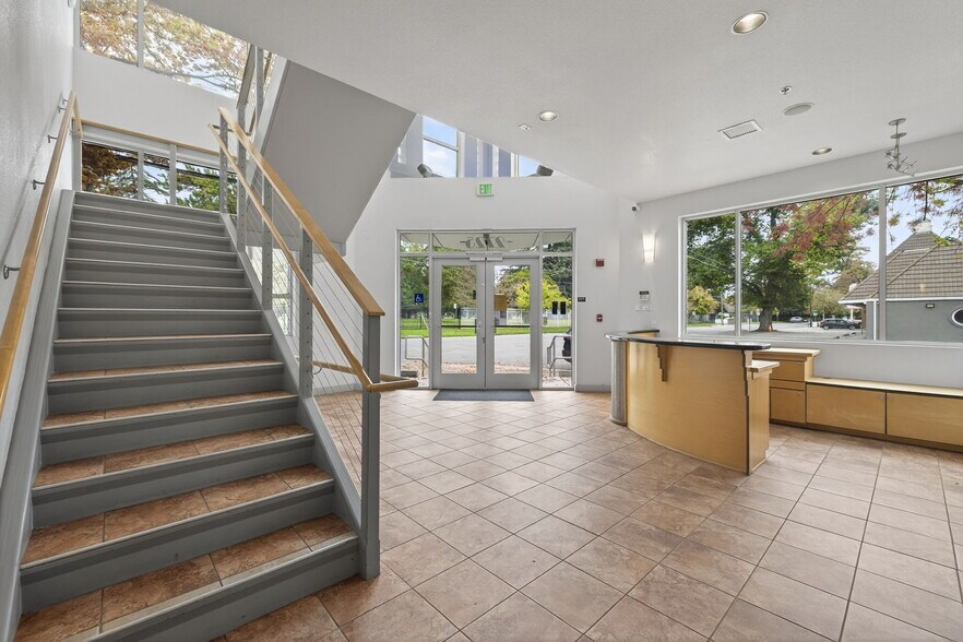 More Photos Of 2725 Riverside Blvd, Sacramento Loft Creative Space For Sale