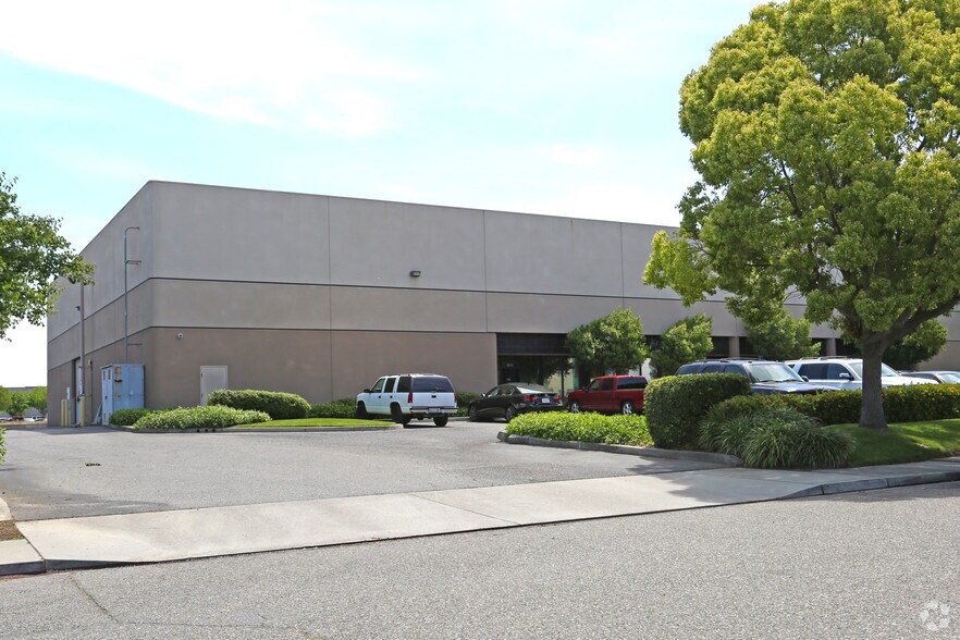 More Photos Of 4813 Greenleaf Ct, Modesto Showroom For Lease
