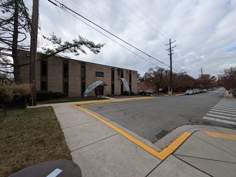 More Photos Of 5113-5123 Berwyn Rd, College Park Unknown For Lease