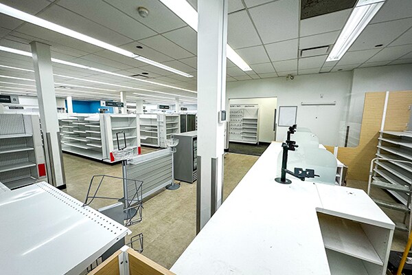 More Photos Of 29 Main St, Montpelier Drugstore For Lease