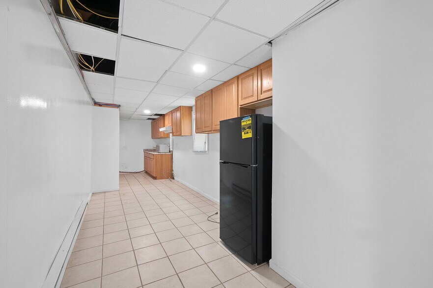 More Photos Of 637 Newark Ave, Jersey City Storefront Retail Residential For Lease