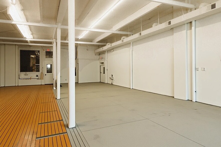 More Photos Of 2564 Michigan Ave, Detroit Storefront Retail Residential For Sale