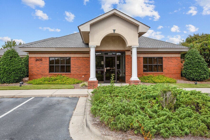 Primary Photo Of 2450 Emerald Pl, Greenville Medical For Sale