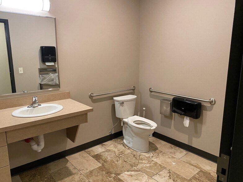 More Photos Of 1110 Aries Dr, Lincoln Warehouse For Lease