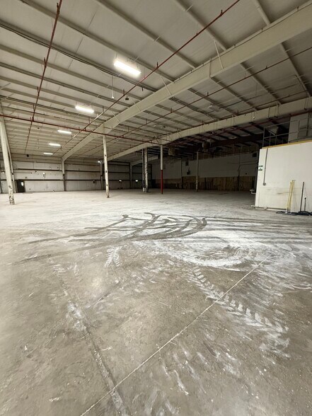 More Photos Of 6351 Inducon Dr E, Sanborn Warehouse For Sale
