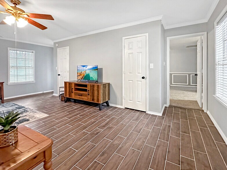 More Photos Of 503 S Arizona Dr, Celina Loft Creative Space For Lease