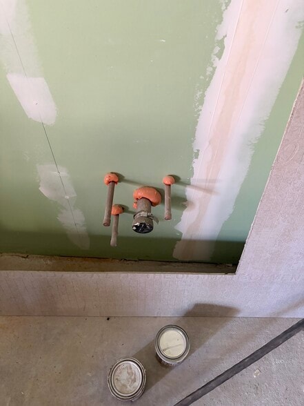 More Photos Of 2799 24th St, San Francisco Storefront For Lease