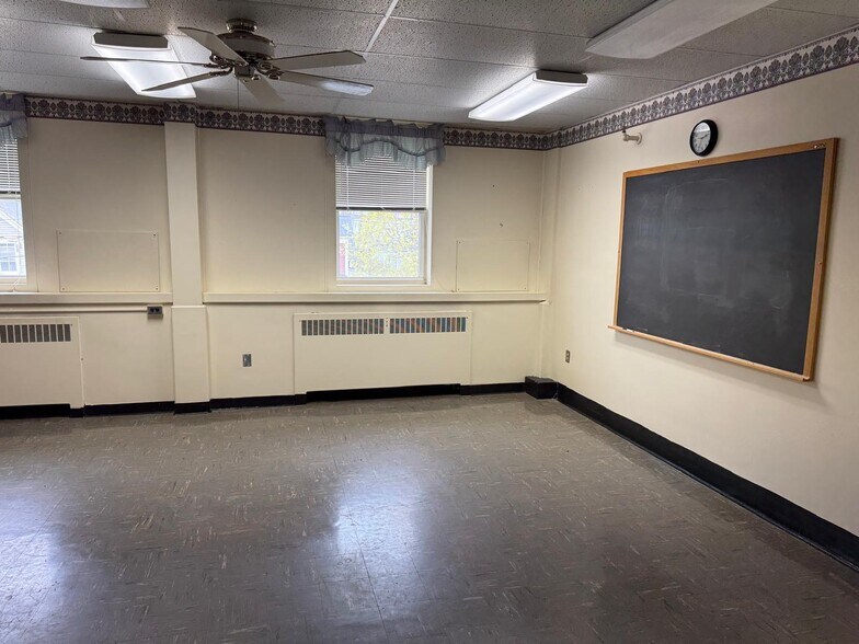 More Photos Of 45 School St, Houlton Office For Lease