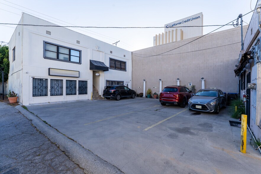 More Photos Of 2245-2251 Westwood Blvd, Los Angeles Storefront For Sale