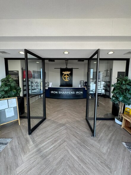 More Photos Of 2217 NW 178th St, Edmond General Retail For Sale