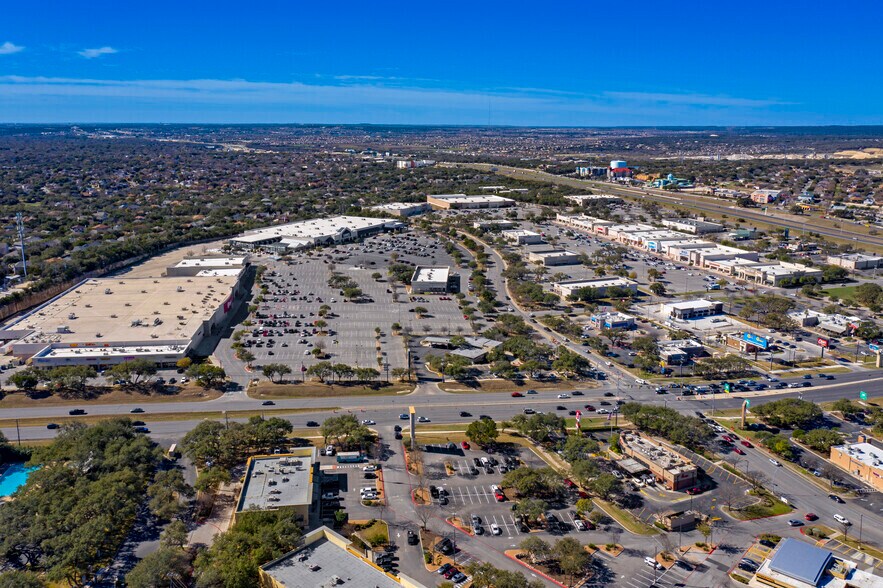 More Photos Of 11311 Bandera Rd, San Antonio Unknown For Lease