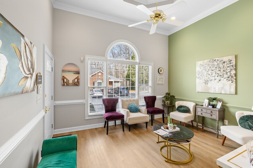 More Photos Of 555 Sun Valley Dr, Roswell Office For Lease