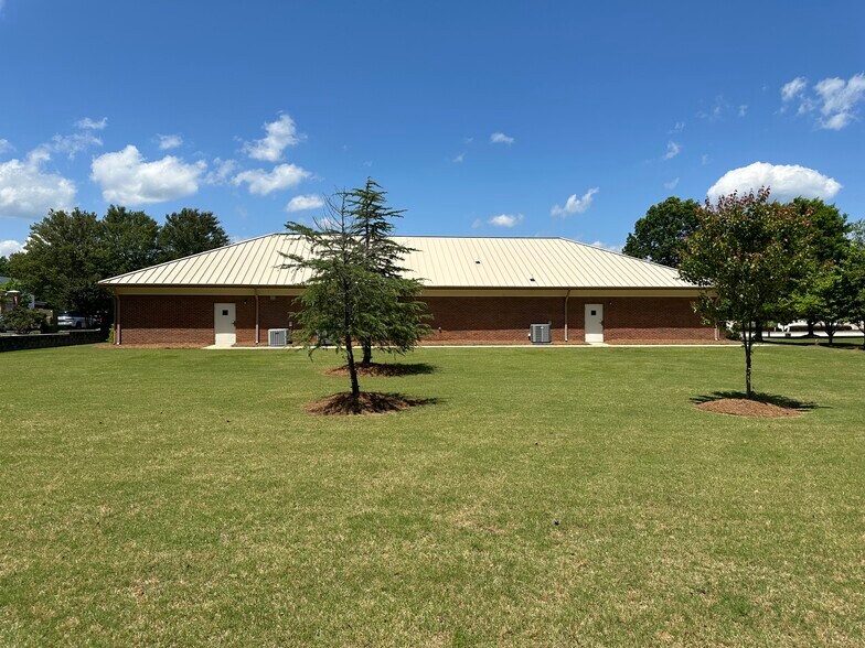 More Photos Of 2141 Eastview Pky, Conyers Office For Sale