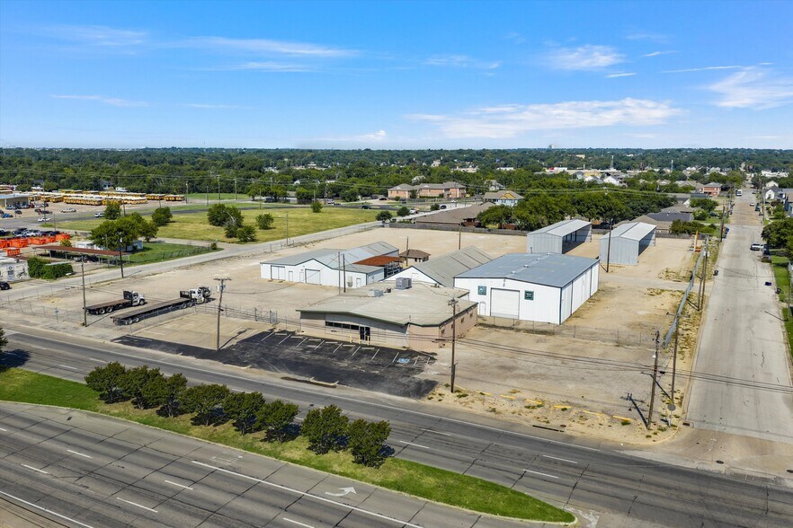 Primary Photo Of 1520 La Salle Ave, Waco Manufacturing For Lease