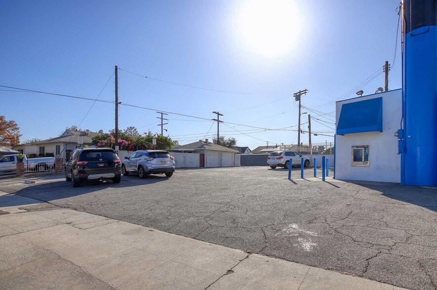 More Photos Of 10504 Victory Blvd, North Hollywood Freestanding For Sale