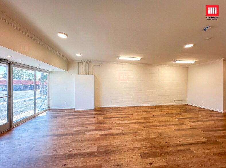 More Photos Of 18159-18161 Parthenia St, Northridge Freestanding For Lease