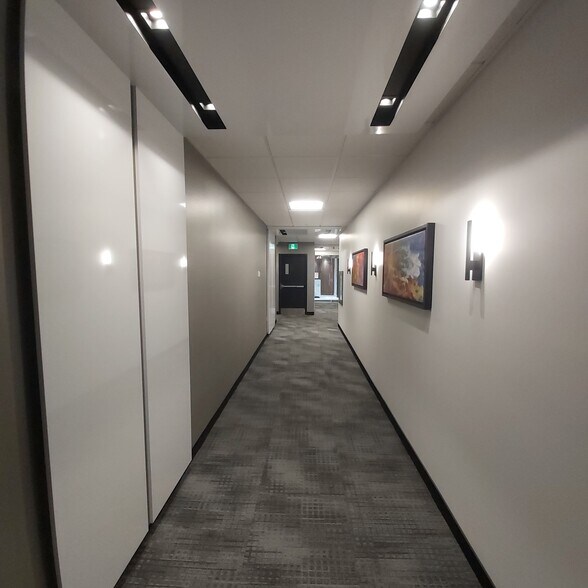 More Photos Of 1305 Boul Lebourgneuf, Québec Office For Lease