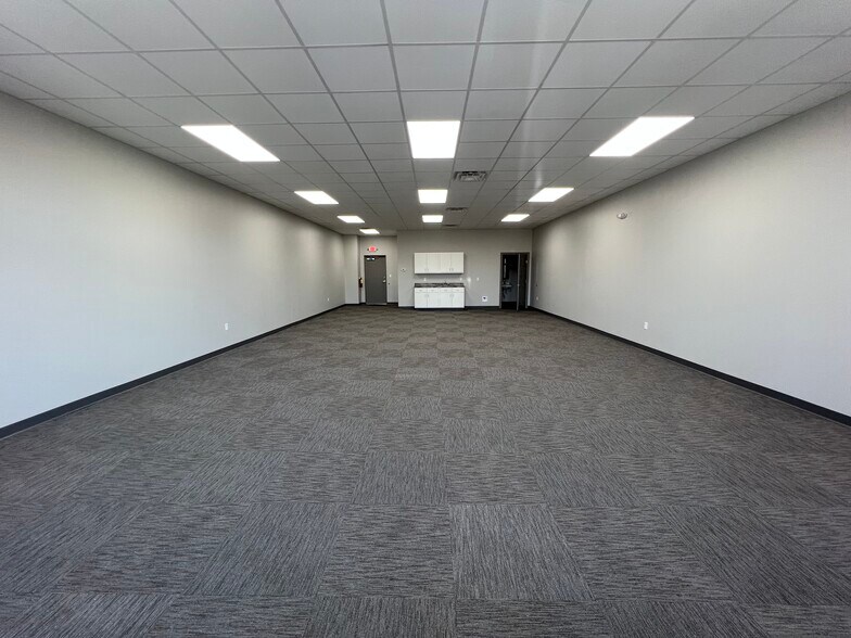 More Photos Of 192 Oakland Pky, Leesburg Office For Lease