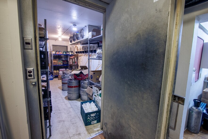 More Photos Of 4048 Porter Mountain Rd, Lakeside Restaurant For Sale